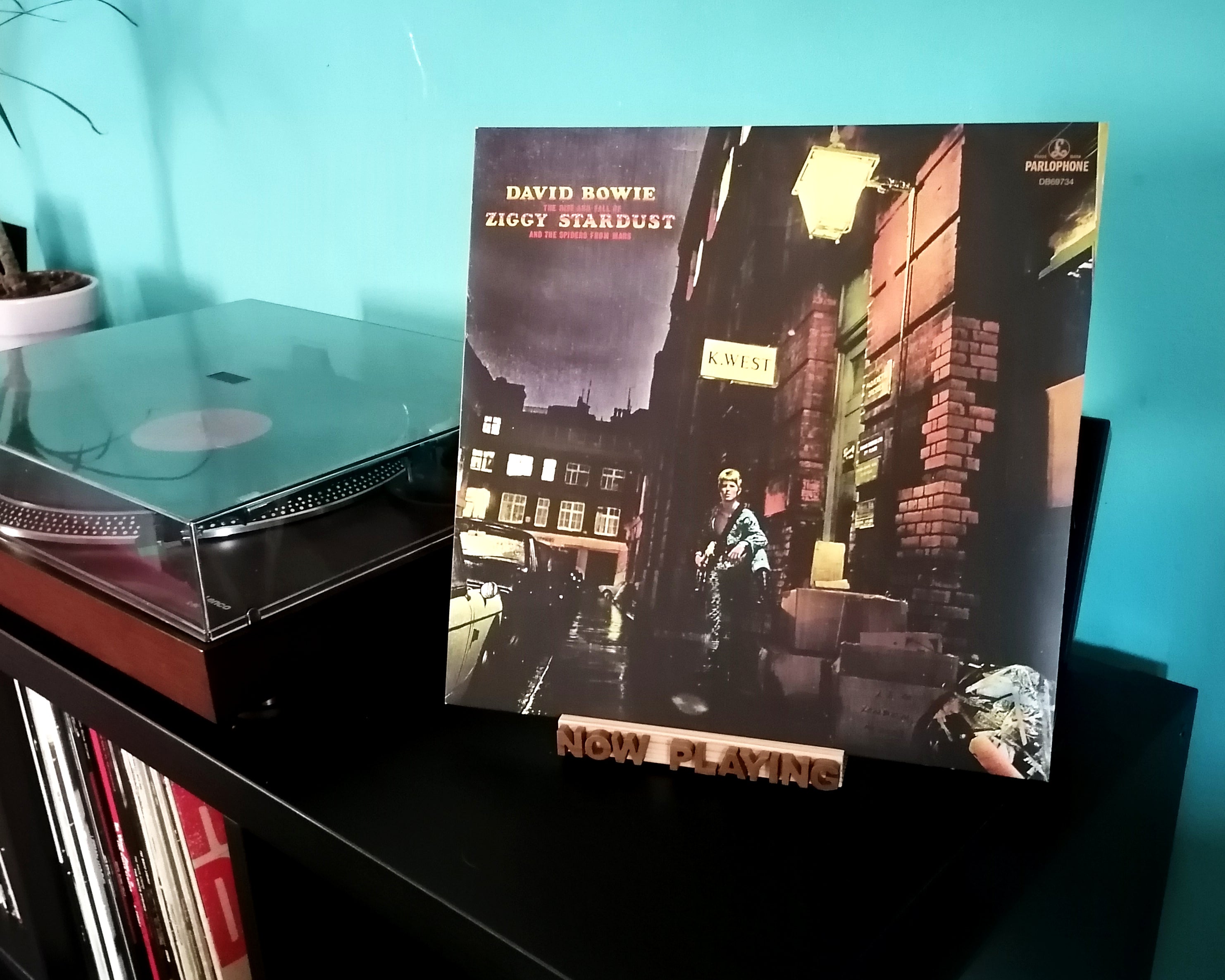 Now Playing Vinyl Record stand - Pine and walnut